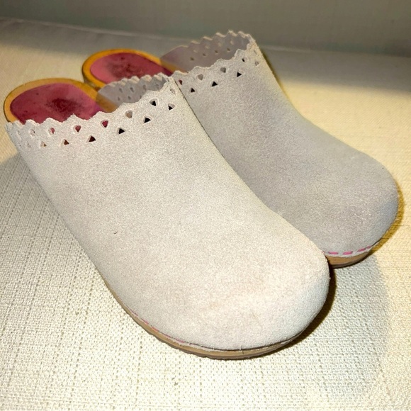 SANITA Size 37EU / 6.5 USA Tan Suede Clogs Wooden Sole Open Back Shoes Laser Cut main image 5